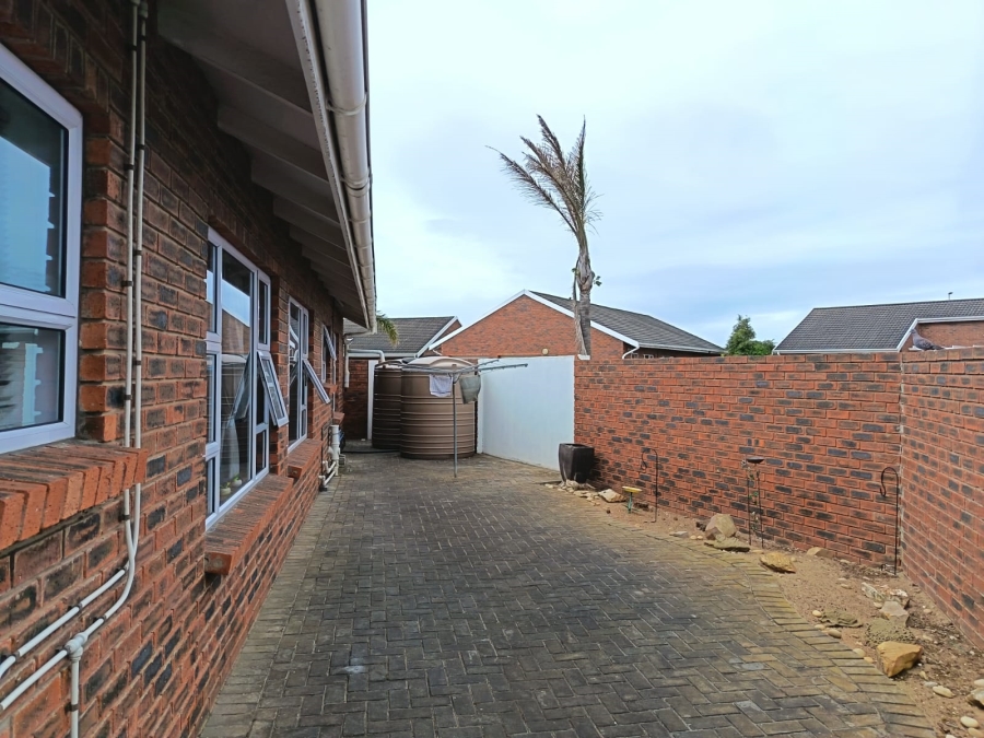 3 Bedroom Property for Sale in Summerstrand Eastern Cape